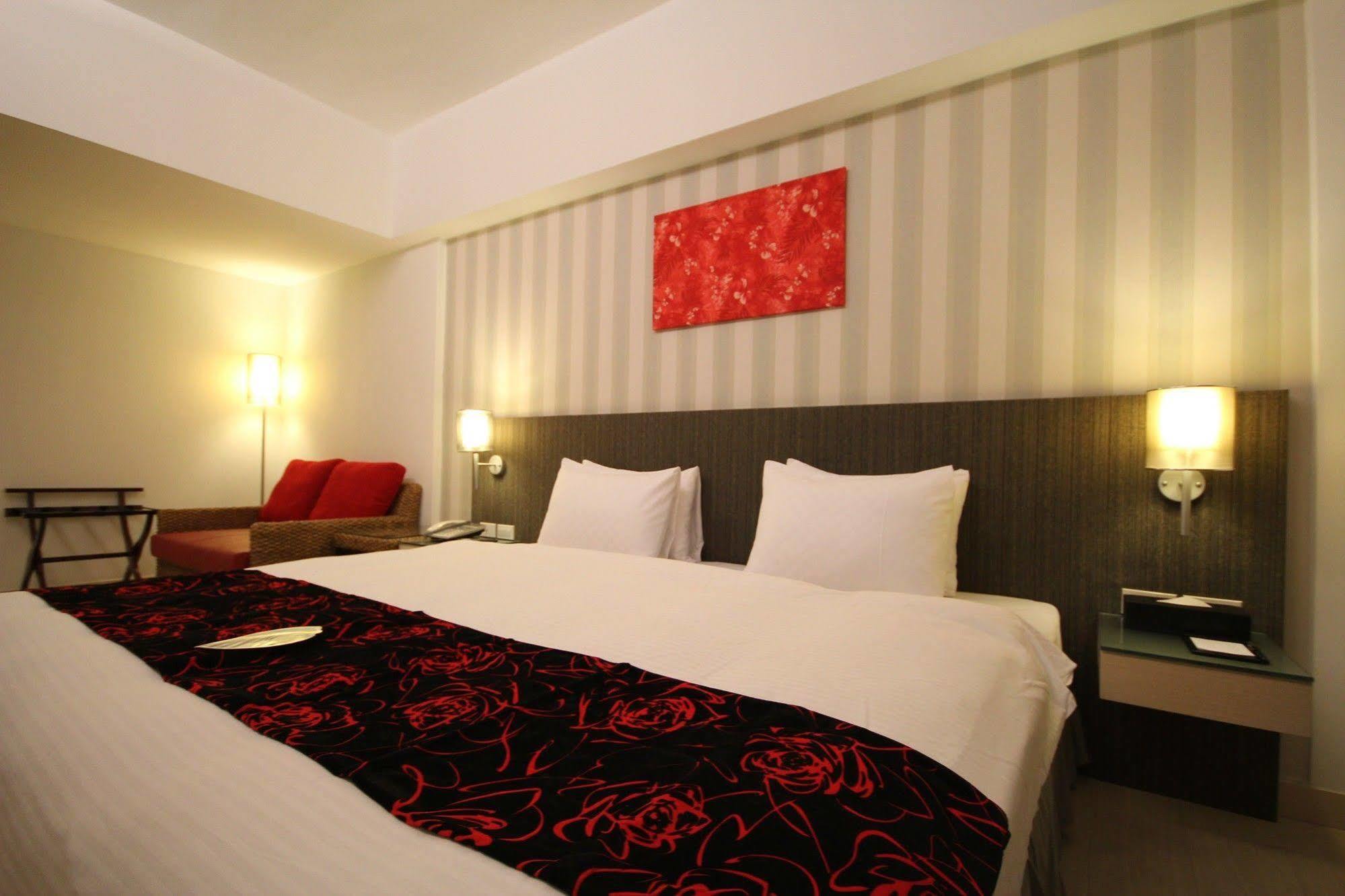 Fish Hotel Hualien Екстер'єр фото